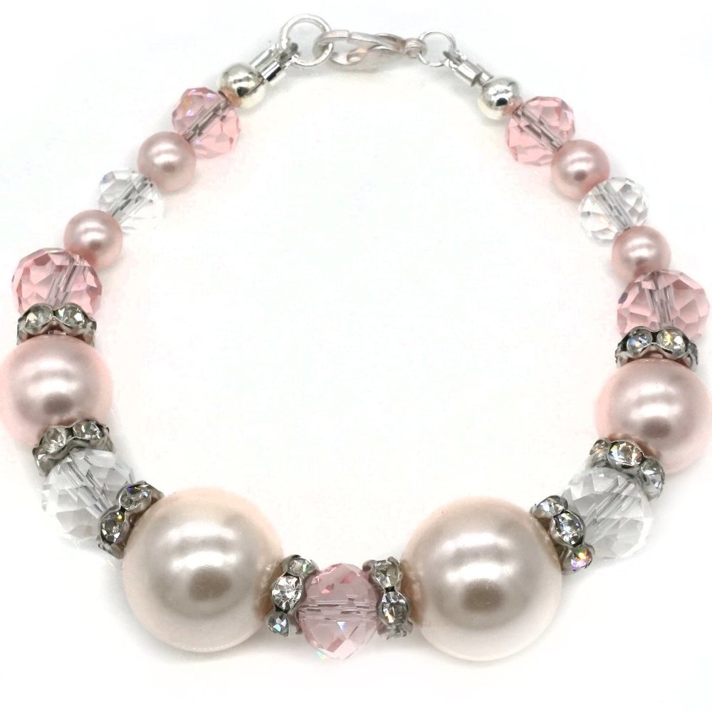 Bracelet with white pearls beads and clear crystals. - Picture 1 of 2